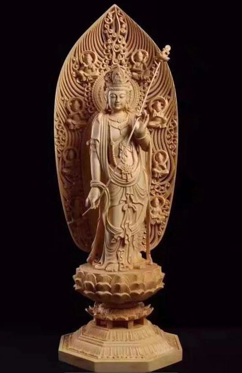 木雕佛像 宝相庄严，匠心永恒